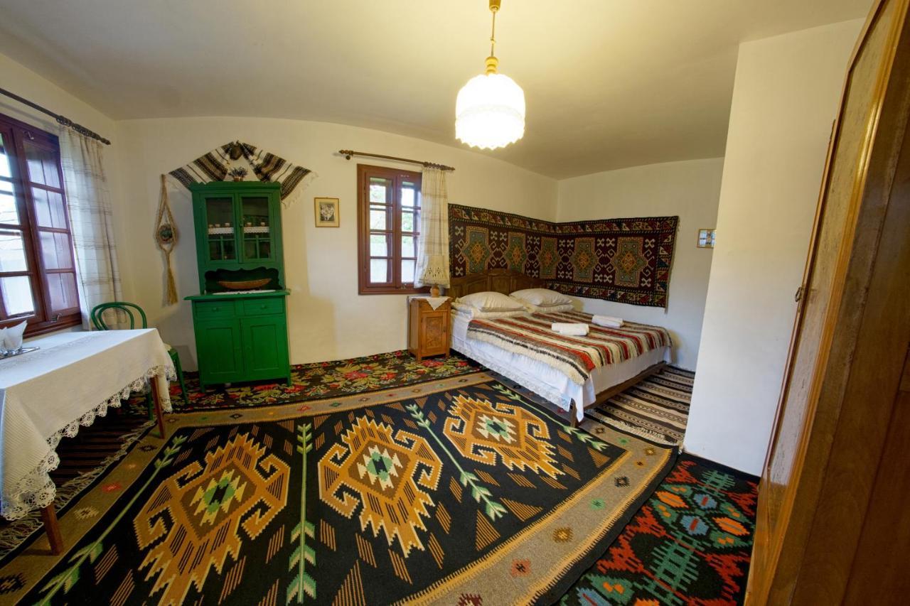 Вилла Casa Bunicii Din Bucovina Вама Экстерьер фото