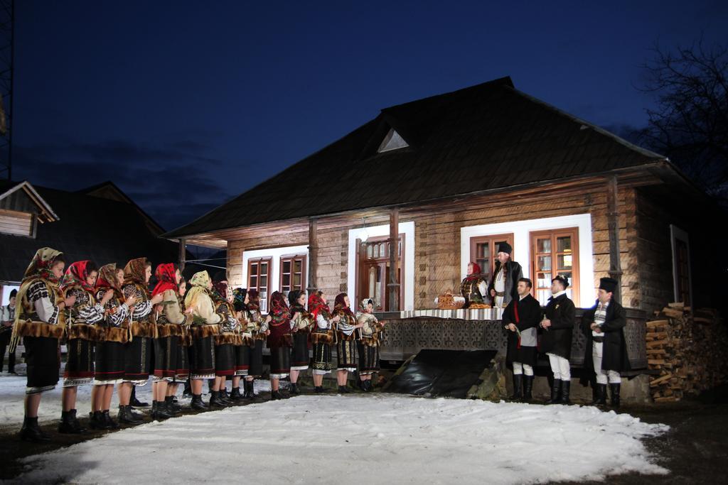 Вилла Casa Bunicii Din Bucovina Вама Экстерьер фото